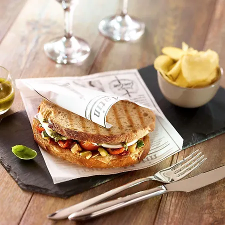 Centre Gare Hotel 3*