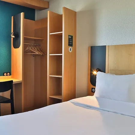 Centre Gare מלון 3*