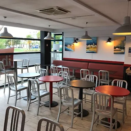 Centre Gare 酒店 莱萨布勒-多洛讷