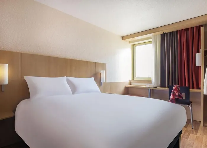 Centre Gare 3* 莱萨布勒-多洛讷